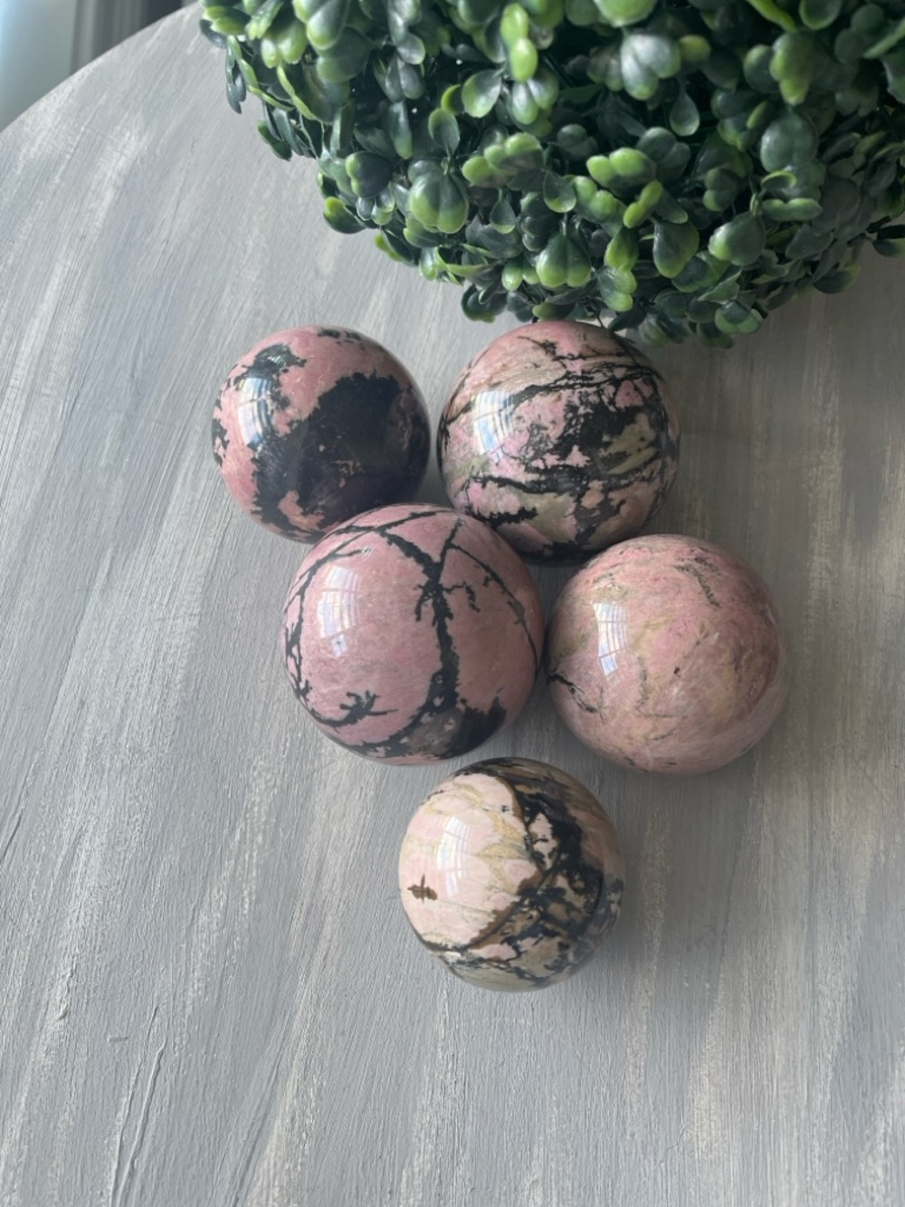 Rhodonite sphere - Picture 3 of 5